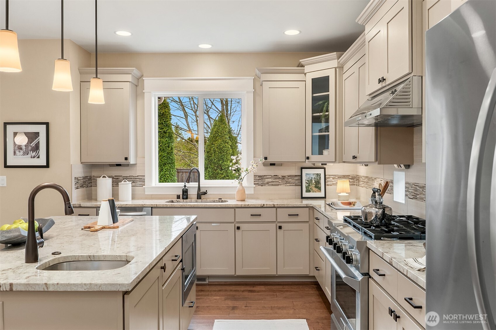 632 SW 185th Street , Normandy Park, WA 98166