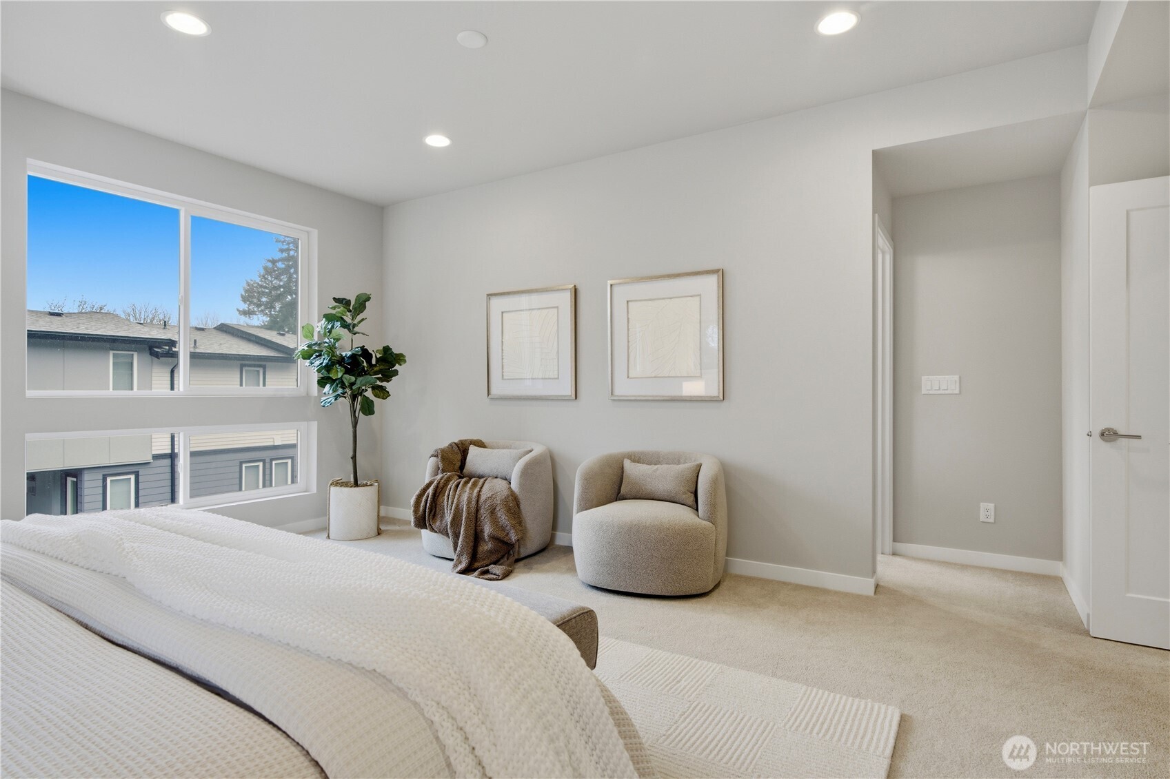 8328 138th Ln SE , Newcastle, WA 98059