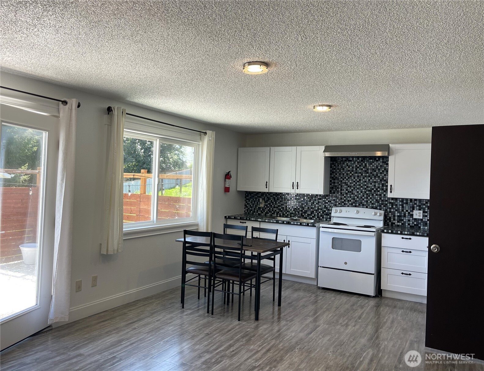 1017 Ballentine Street , Raymond, WA 98577