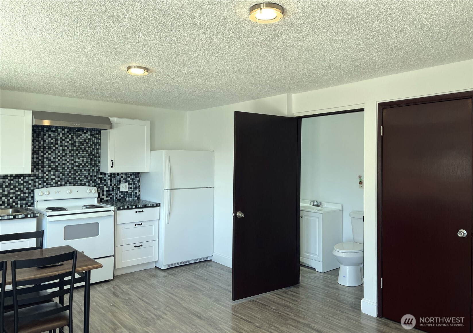 1017 Ballentine Street , Raymond, WA 98577