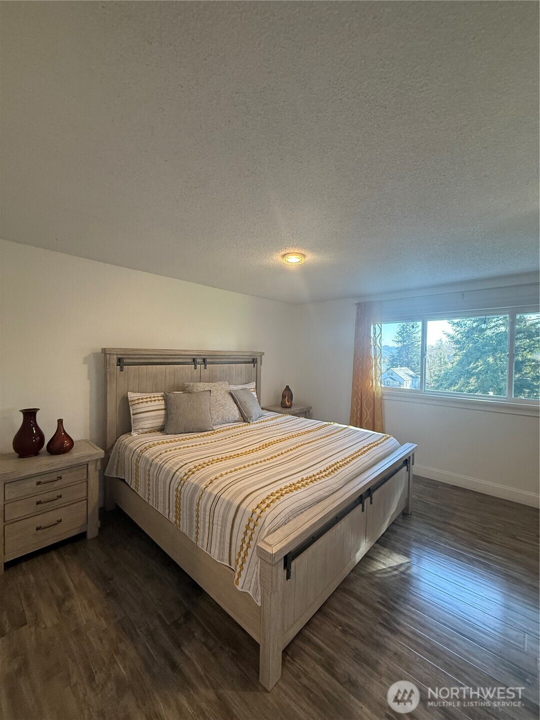 1017 Ballentine Street , Raymond, WA 98577