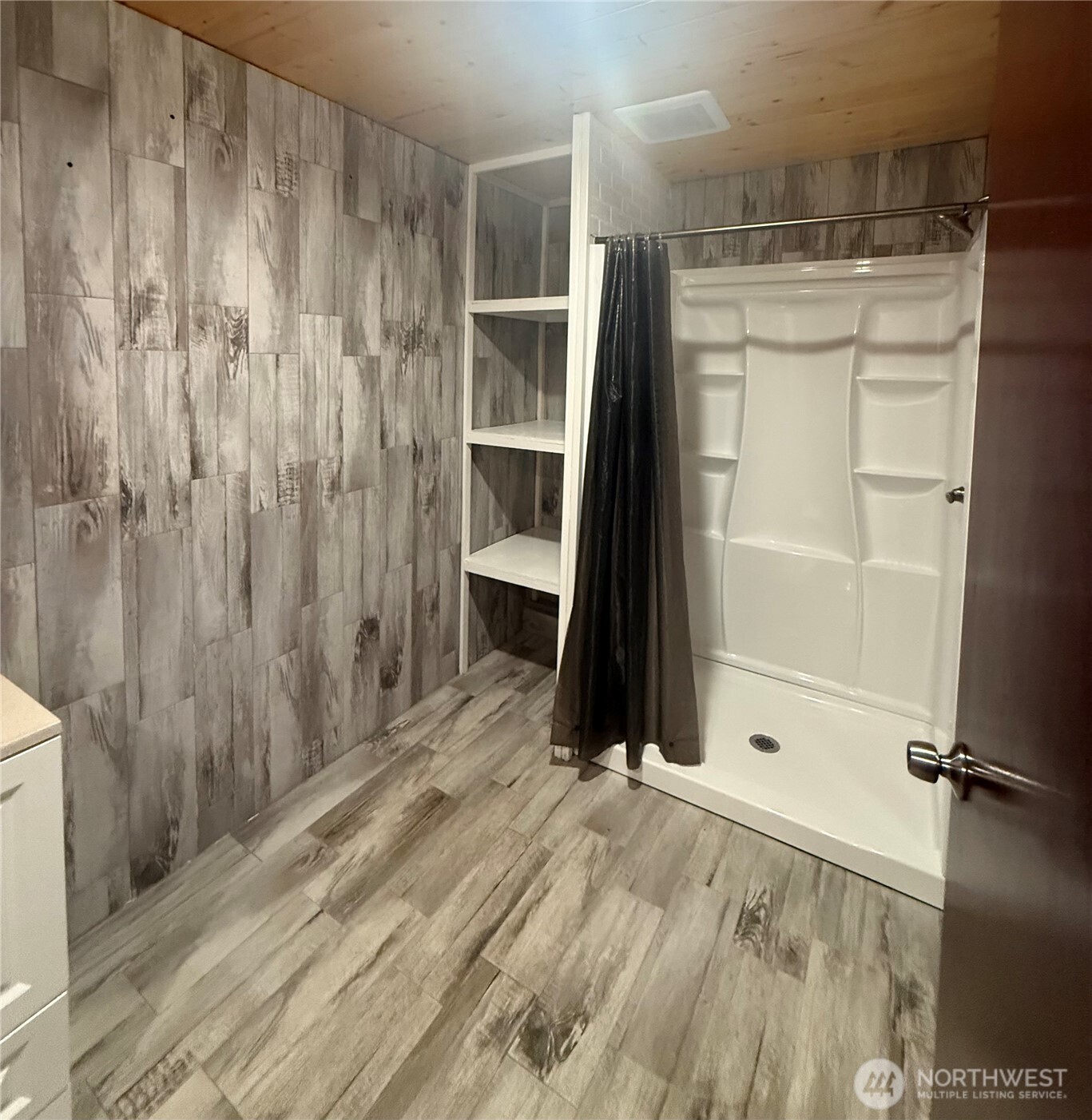 1017 Ballentine Street , Raymond, WA 98577