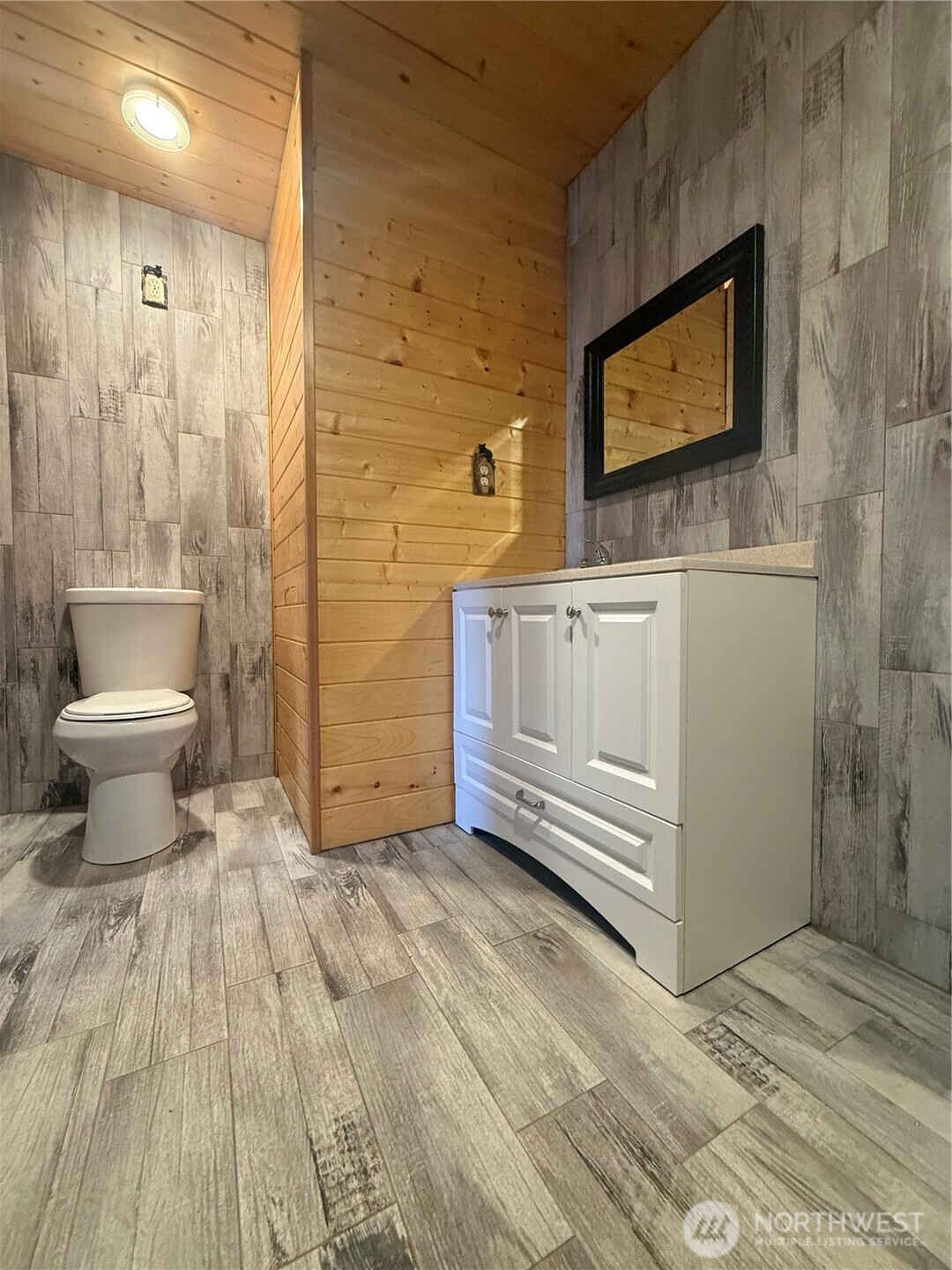 1017 Ballentine Street , Raymond, WA 98577