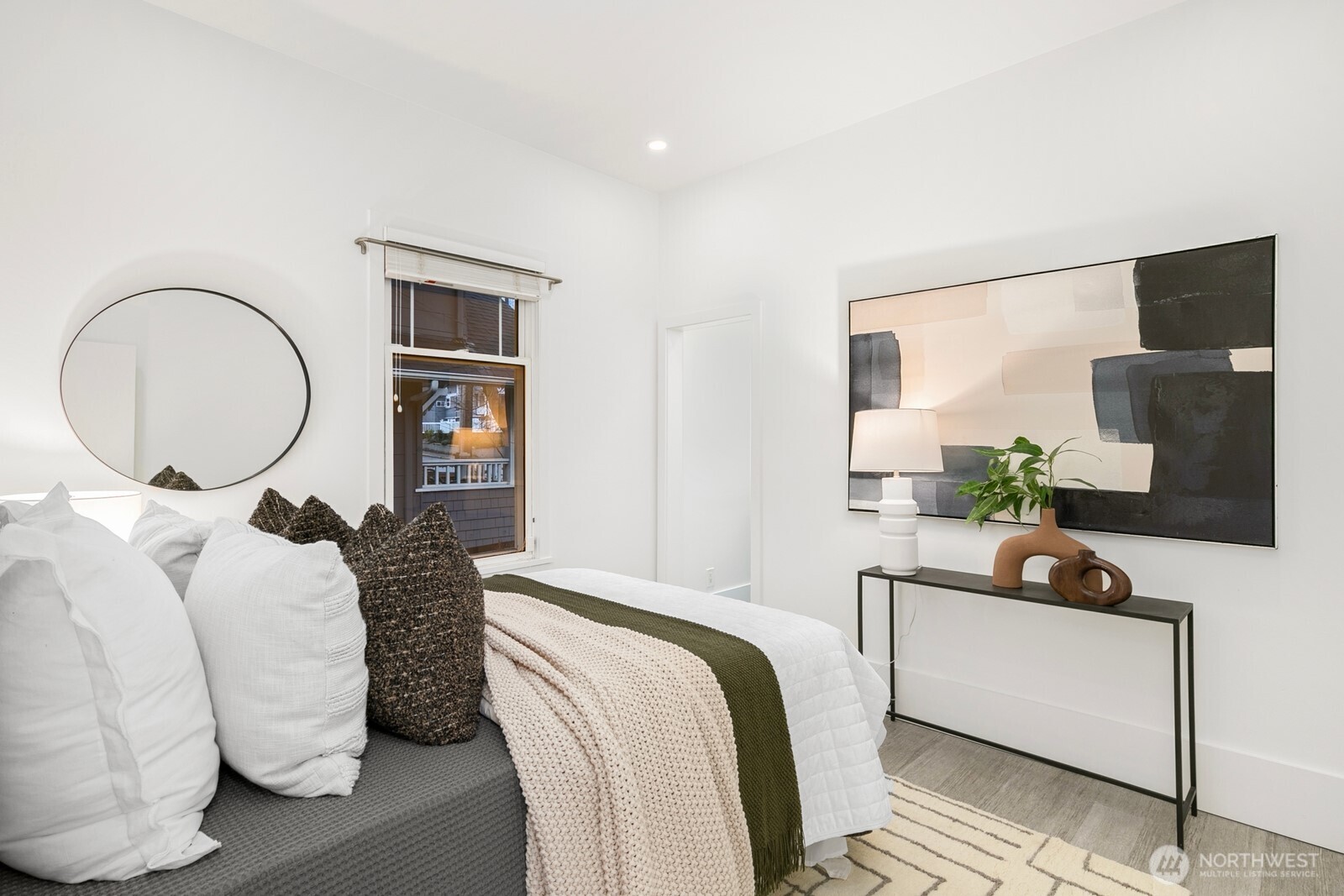 210 W McGraw Street , Seattle, WA 98119