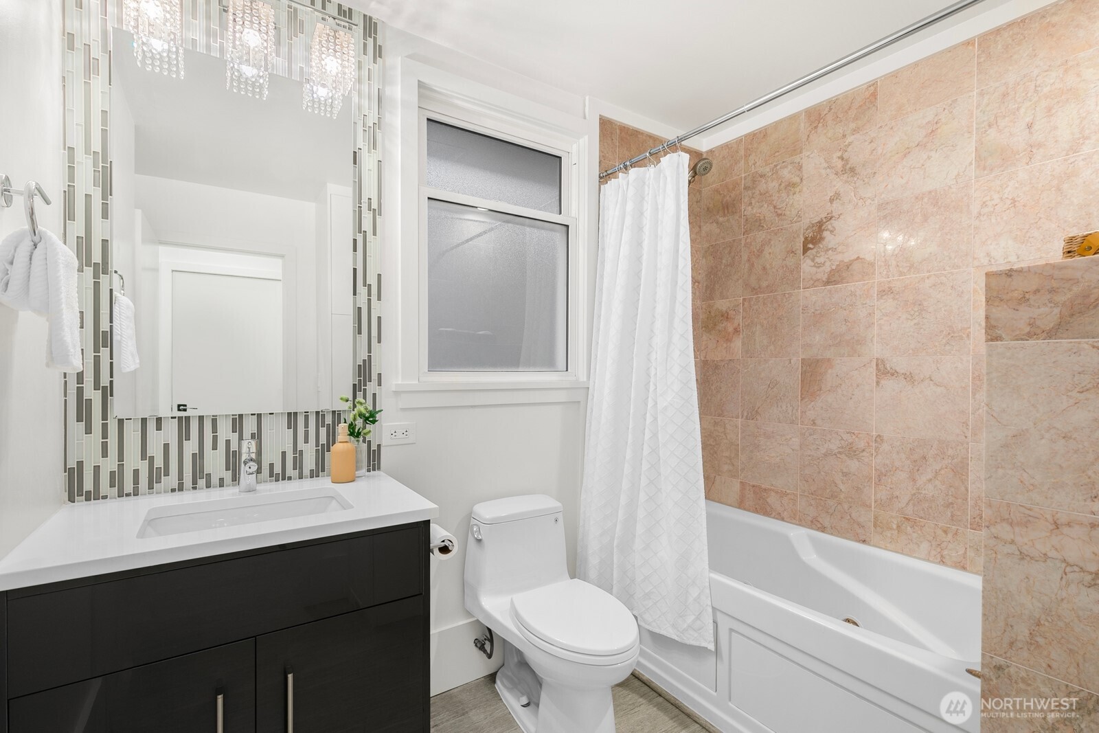 210 W McGraw Street , Seattle, WA 98119