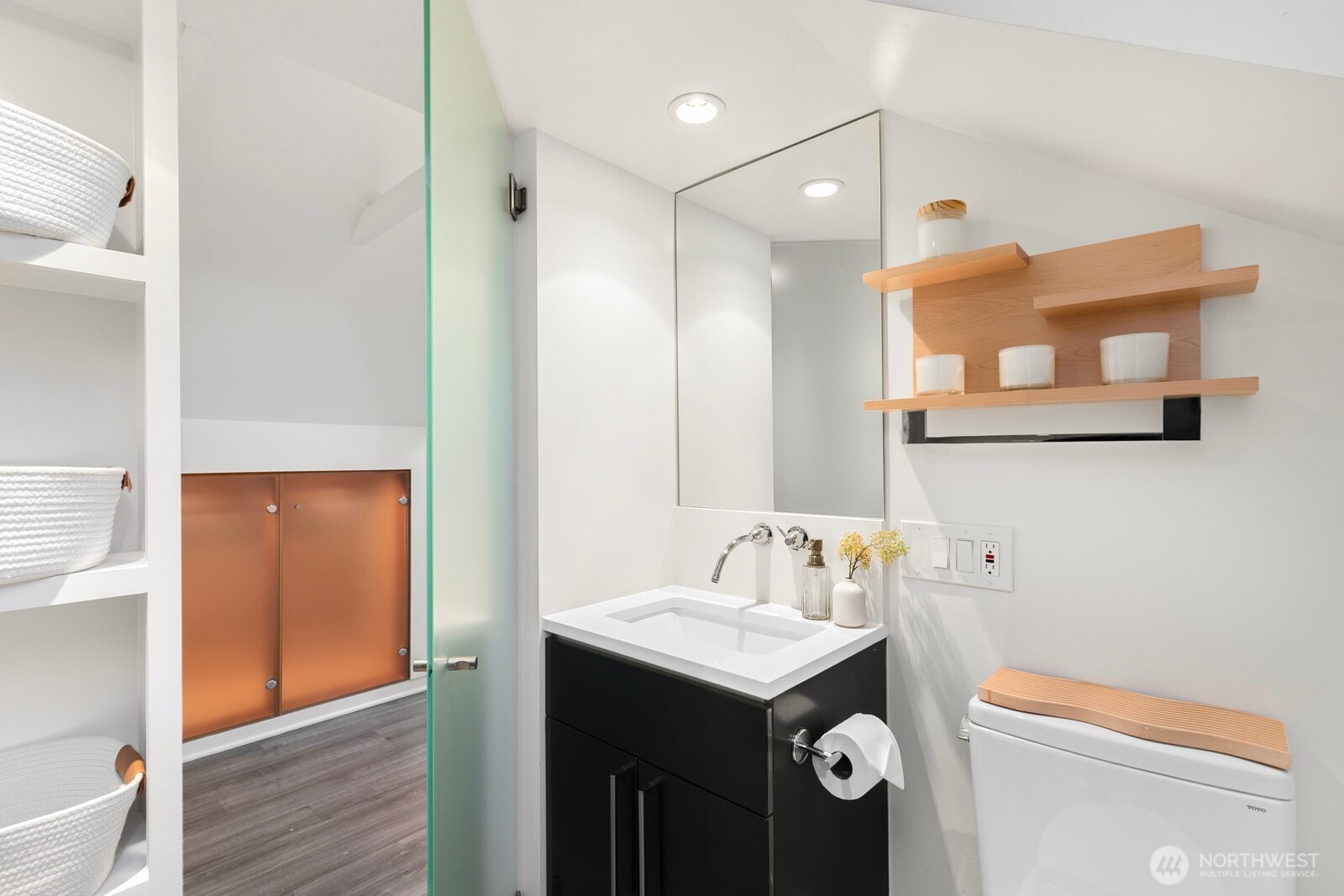 210 W McGraw Street , Seattle, WA 98119