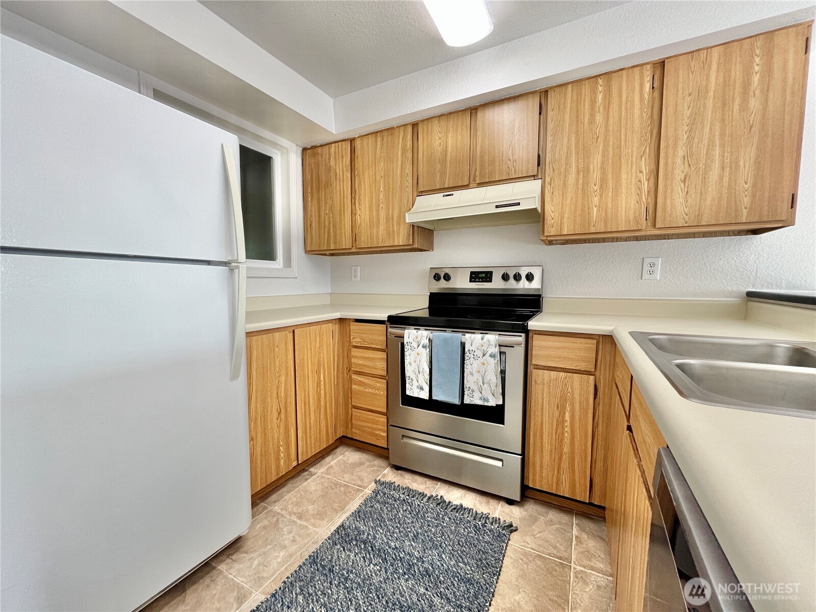 4895 76th Street SW #D703, Mukilteo, WA 98275