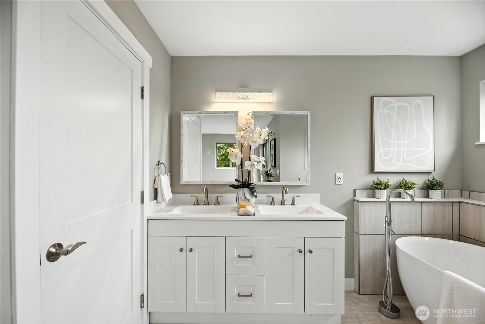 8221 S 121st Street , Seattle, WA 98178