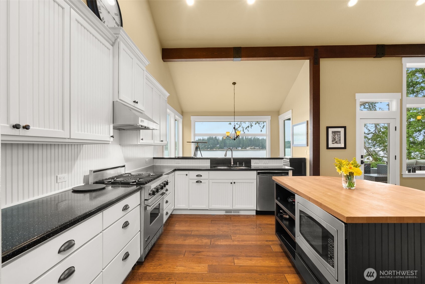 4827 Bayshore Lane NW, Olympia, WA 98502