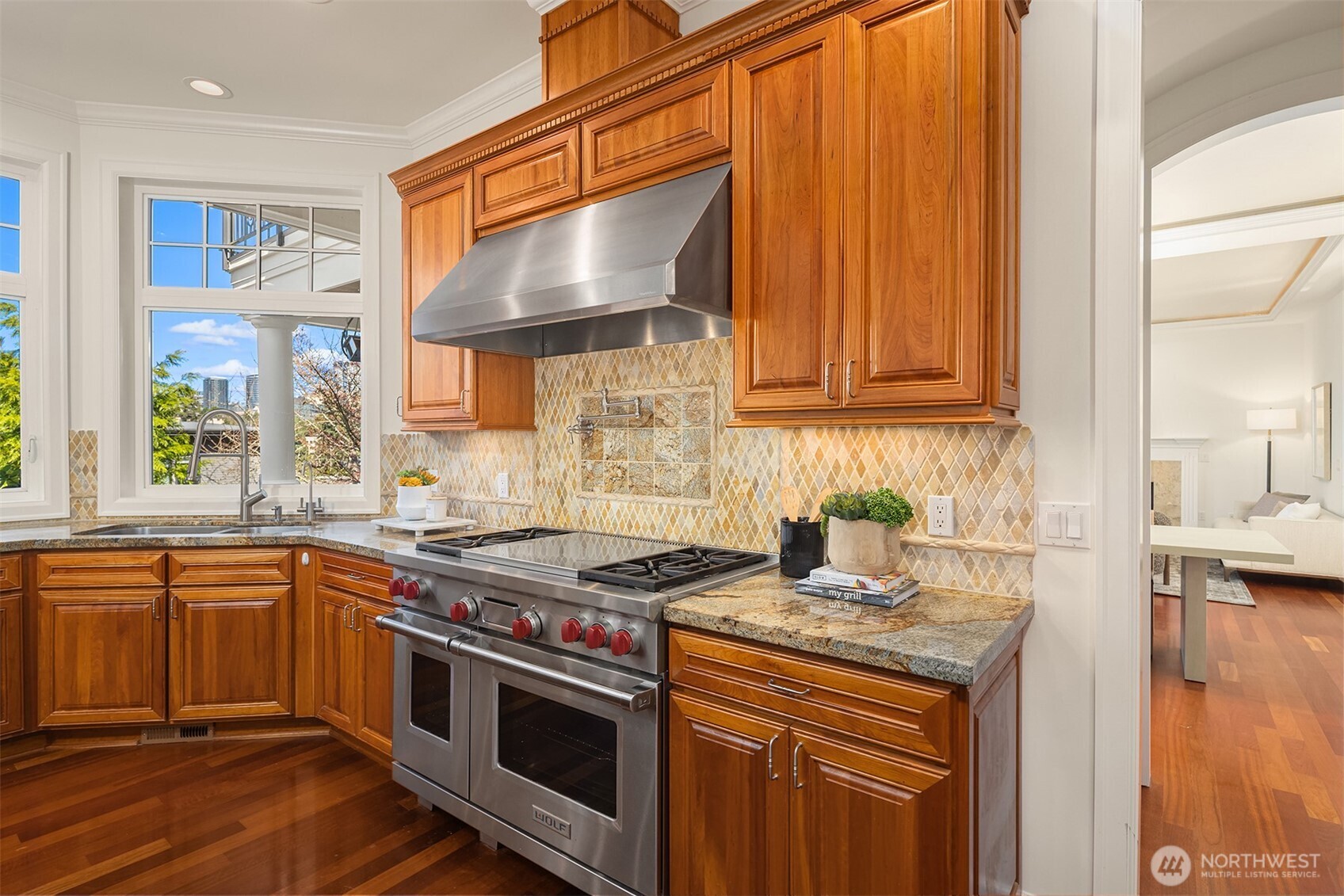 9750 SE 5th Street , Bellevue, WA 98004