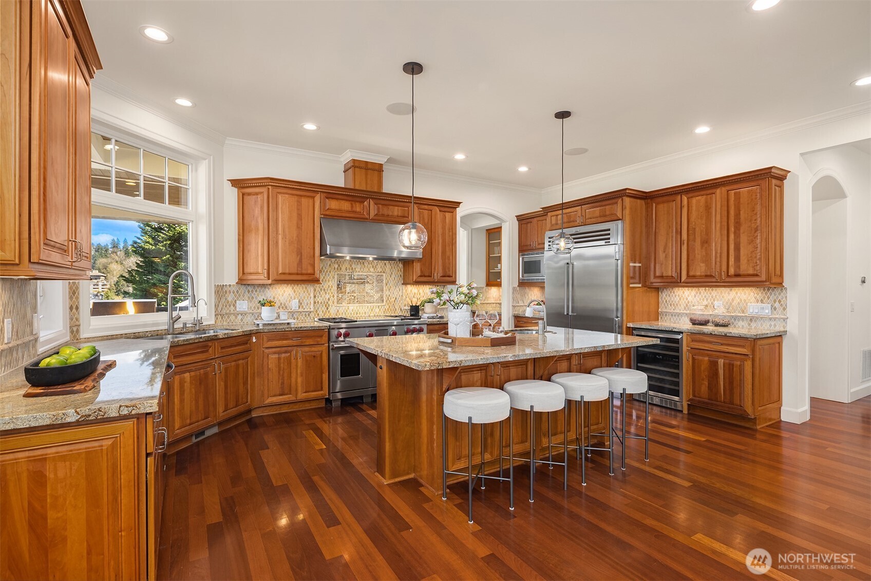 9750 SE 5th Street , Bellevue, WA 98004