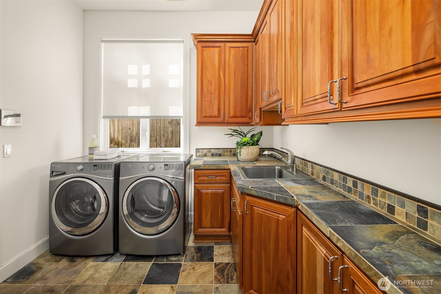 9750 SE 5th Street , Bellevue, WA 98004