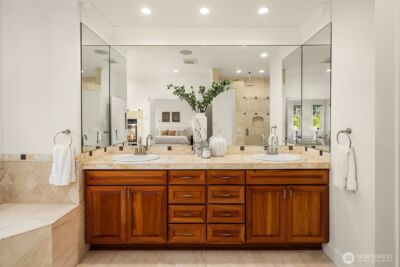9750 SE 5th Street , Bellevue, WA 98004 - Photo 27