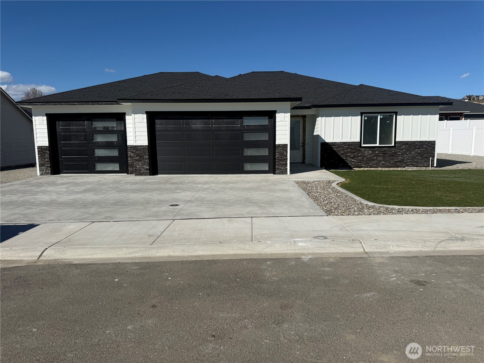 881 NE Conner Court , East Wenatchee, WA 98802