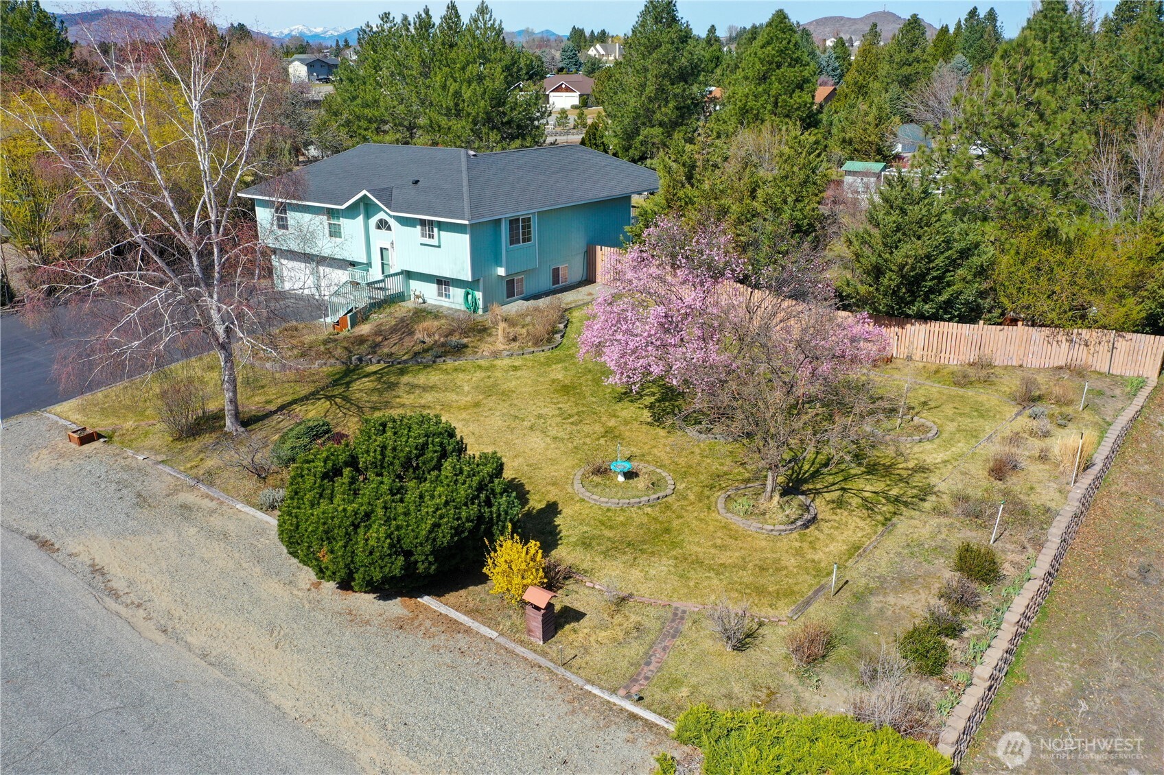 16 River Overlook Street , Omak, WA 98841