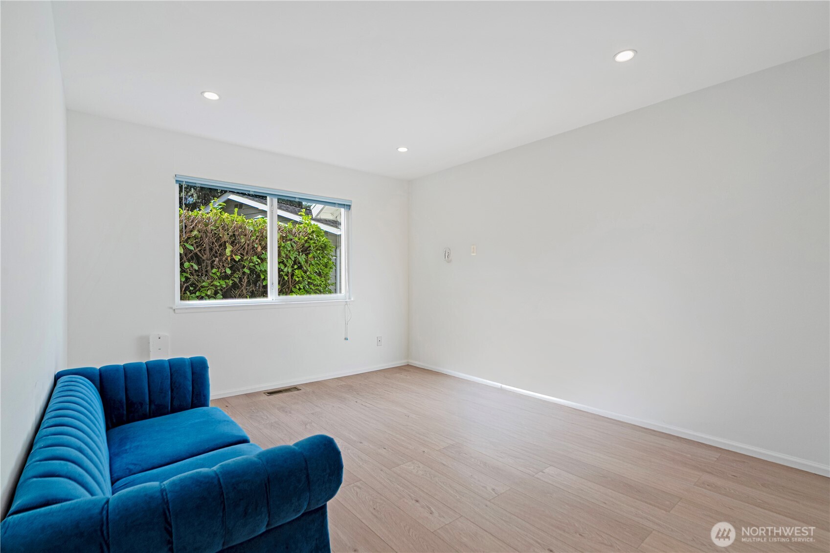 14260 110th Avenue NE, Kirkland, WA 98034