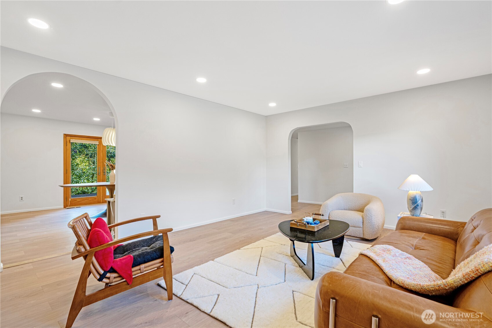 14260 110th Avenue NE, Kirkland, WA 98034