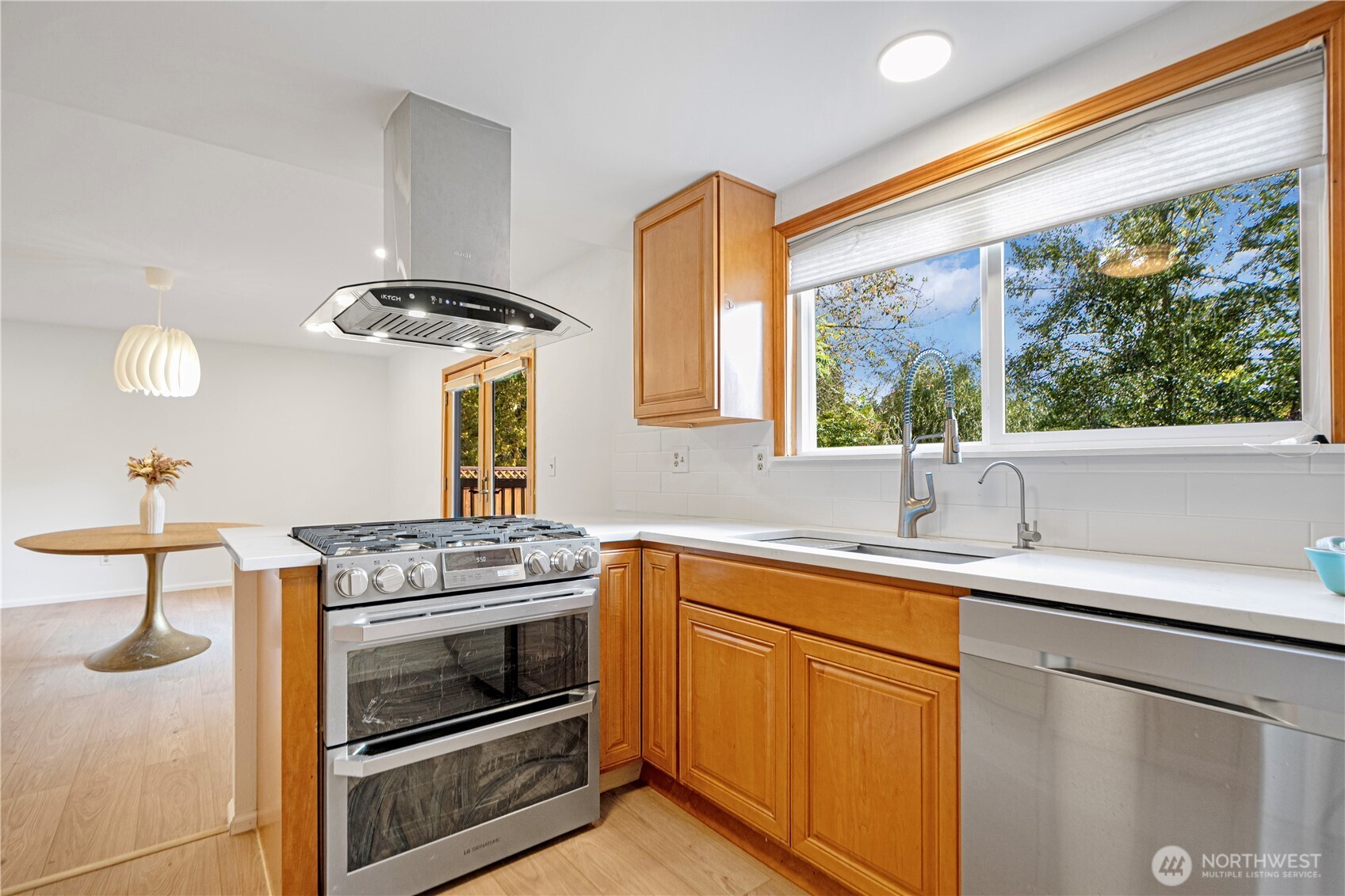 14260 110th Avenue NE, Kirkland, WA 98034