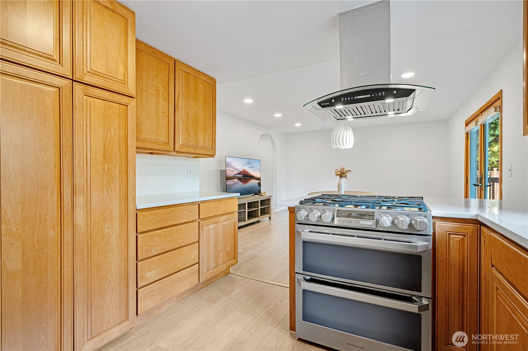 14260 110th Avenue NE, Kirkland, WA 98034