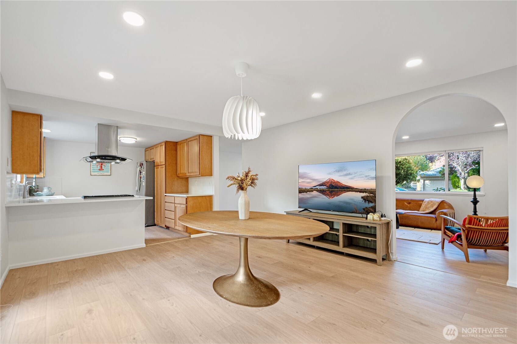 14260 110th Avenue NE, Kirkland, WA 98034