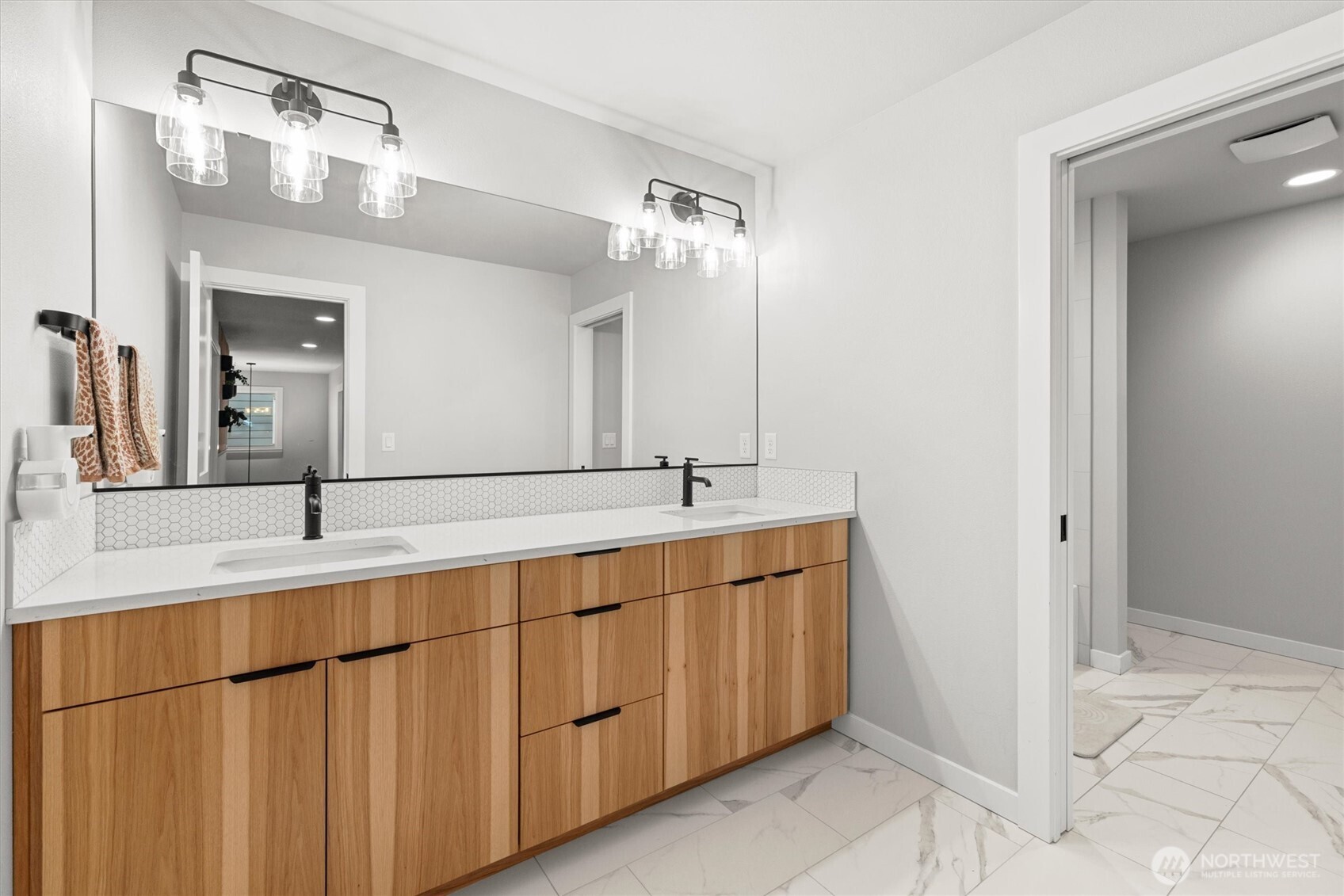 740 SE 8th Street , North Bend, WA 98045