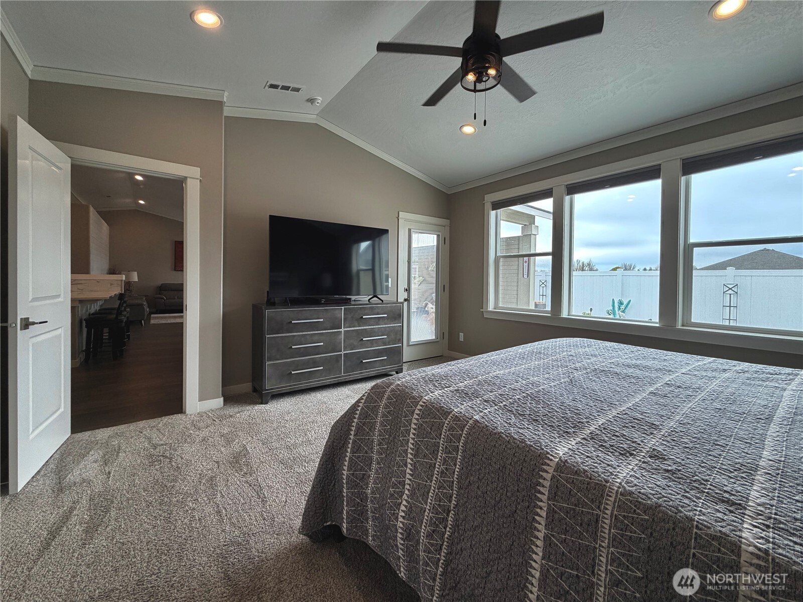 520 N Montana Street , Moses Lake, WA 98837