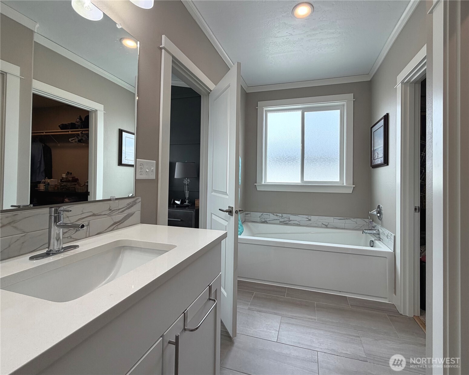 520 N Montana Street , Moses Lake, WA 98837