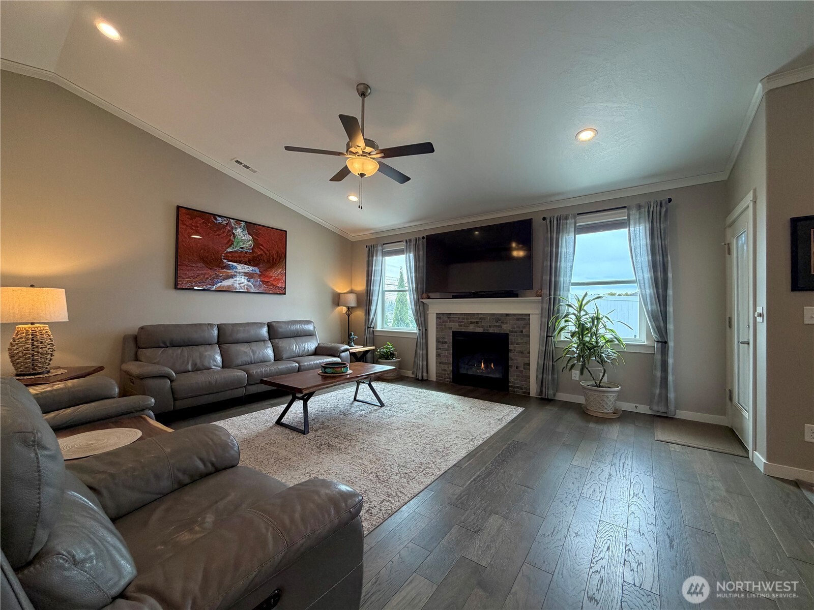 520 N Montana Street , Moses Lake, WA 98837