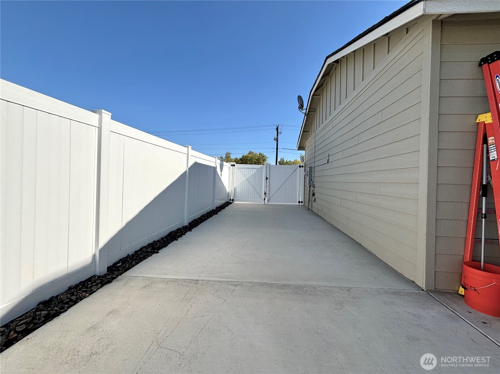 520 N Montana Street , Moses Lake, WA 98837