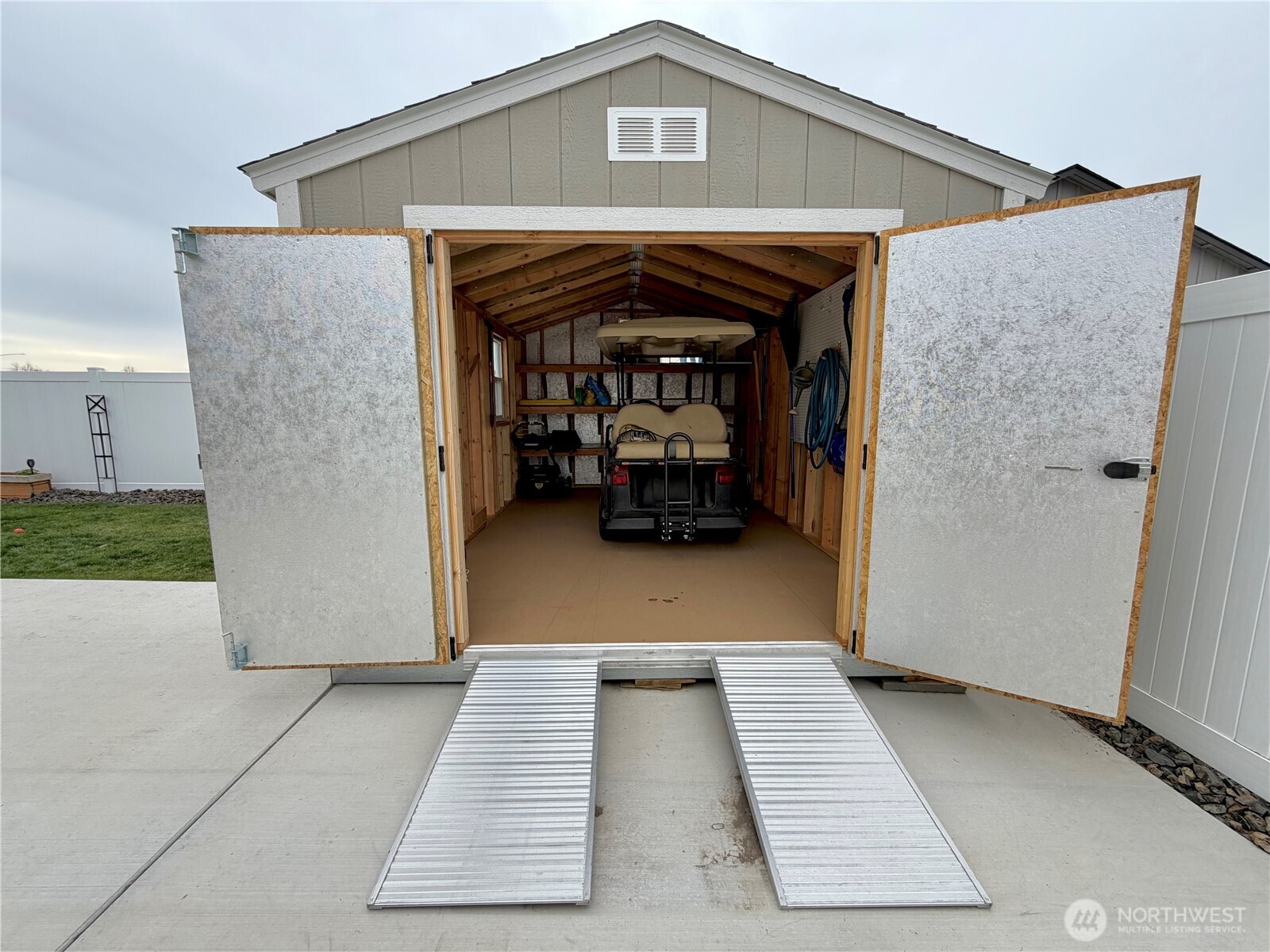 520 N Montana Street , Moses Lake, WA 98837