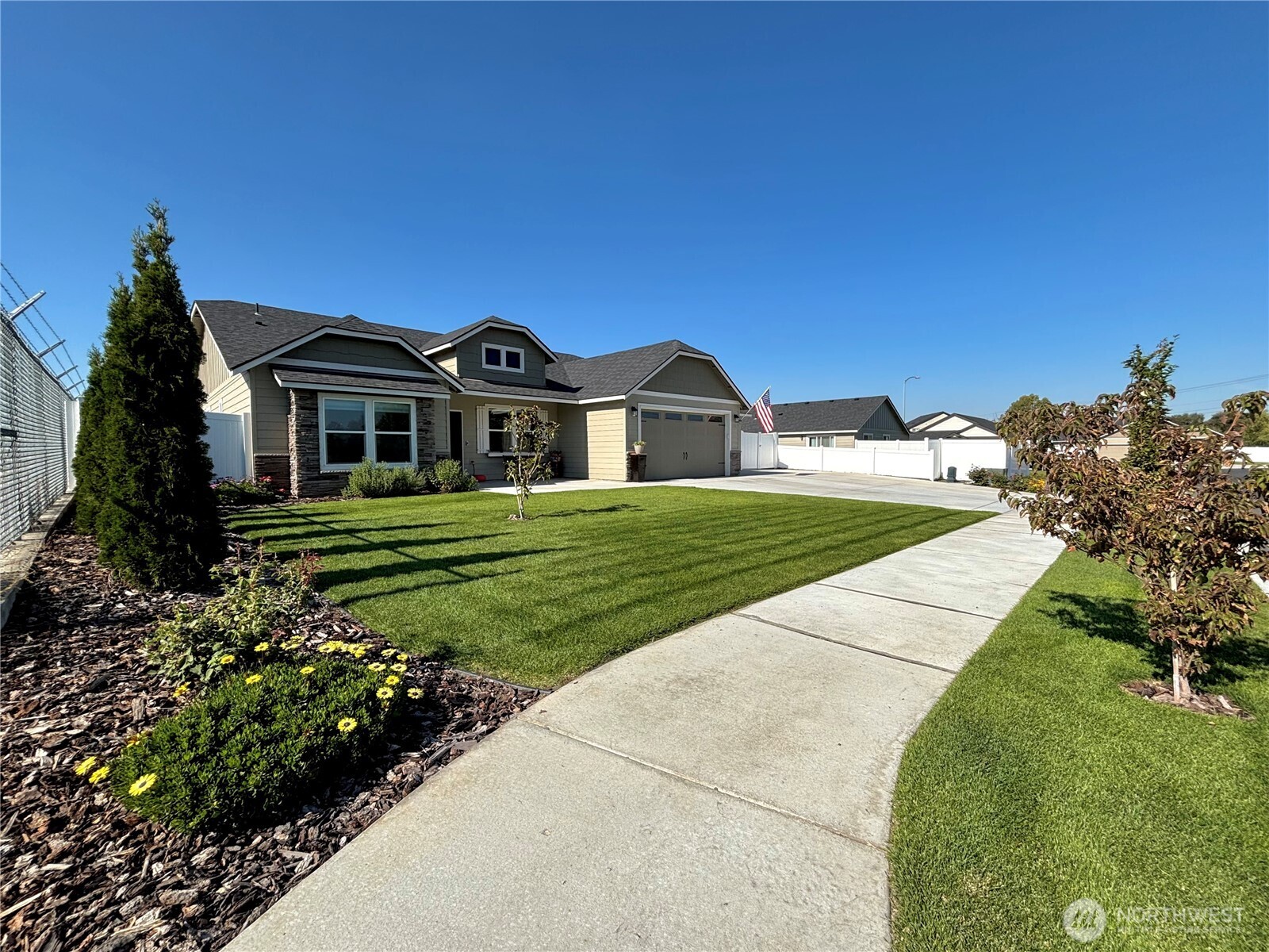 520 N Montana Street , Moses Lake, WA 98837