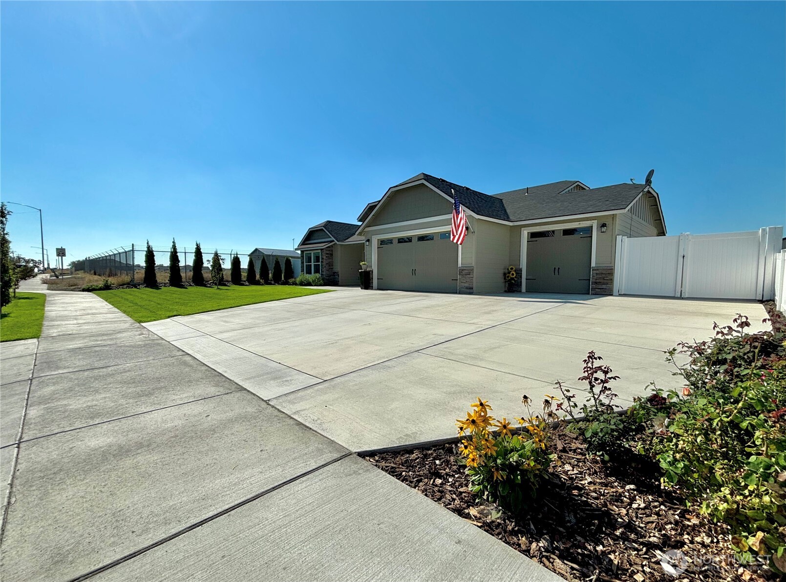 520 N Montana Street , Moses Lake, WA 98837