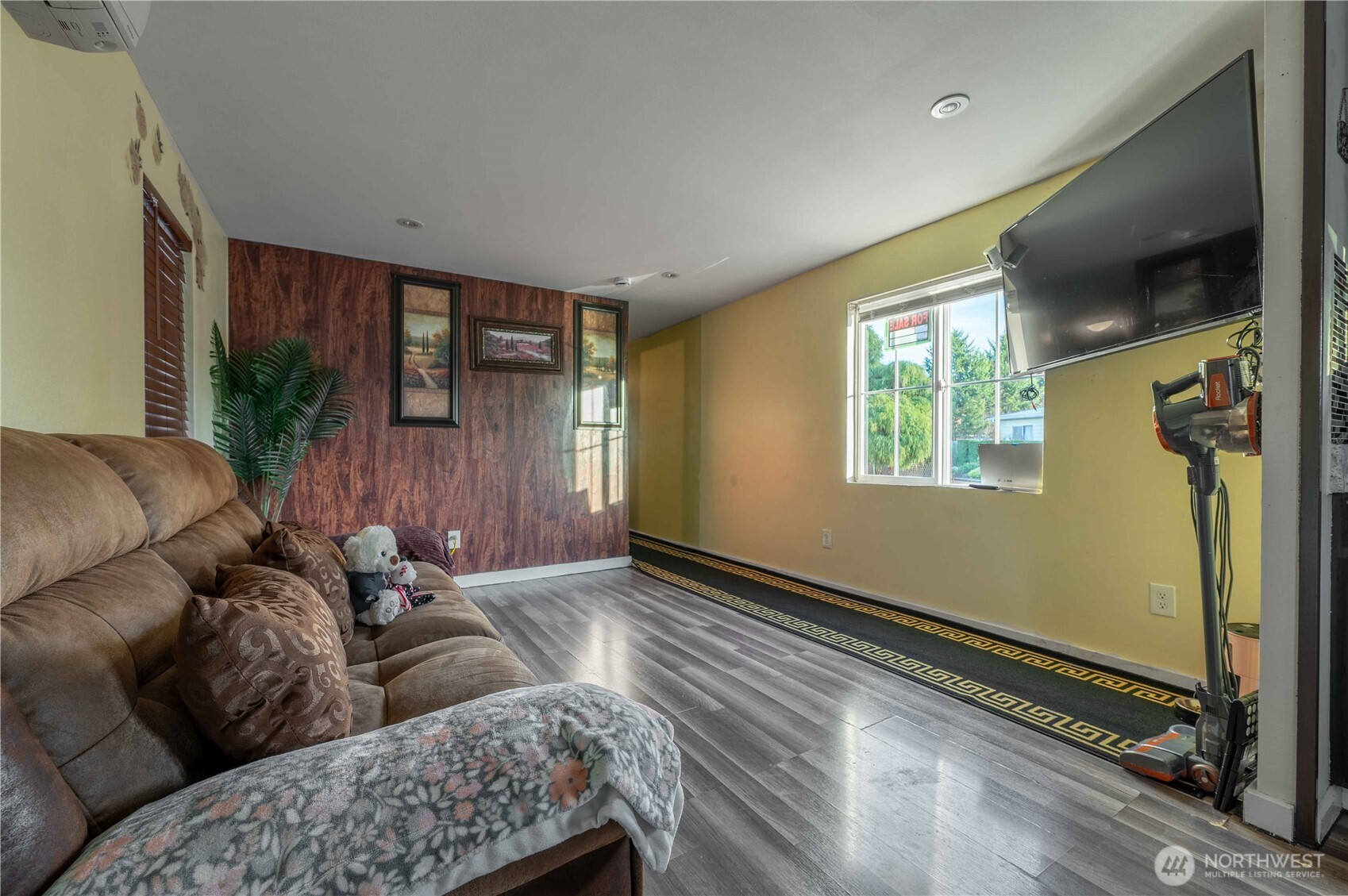 24415 64th Avenue S #2, Kent, WA 98032