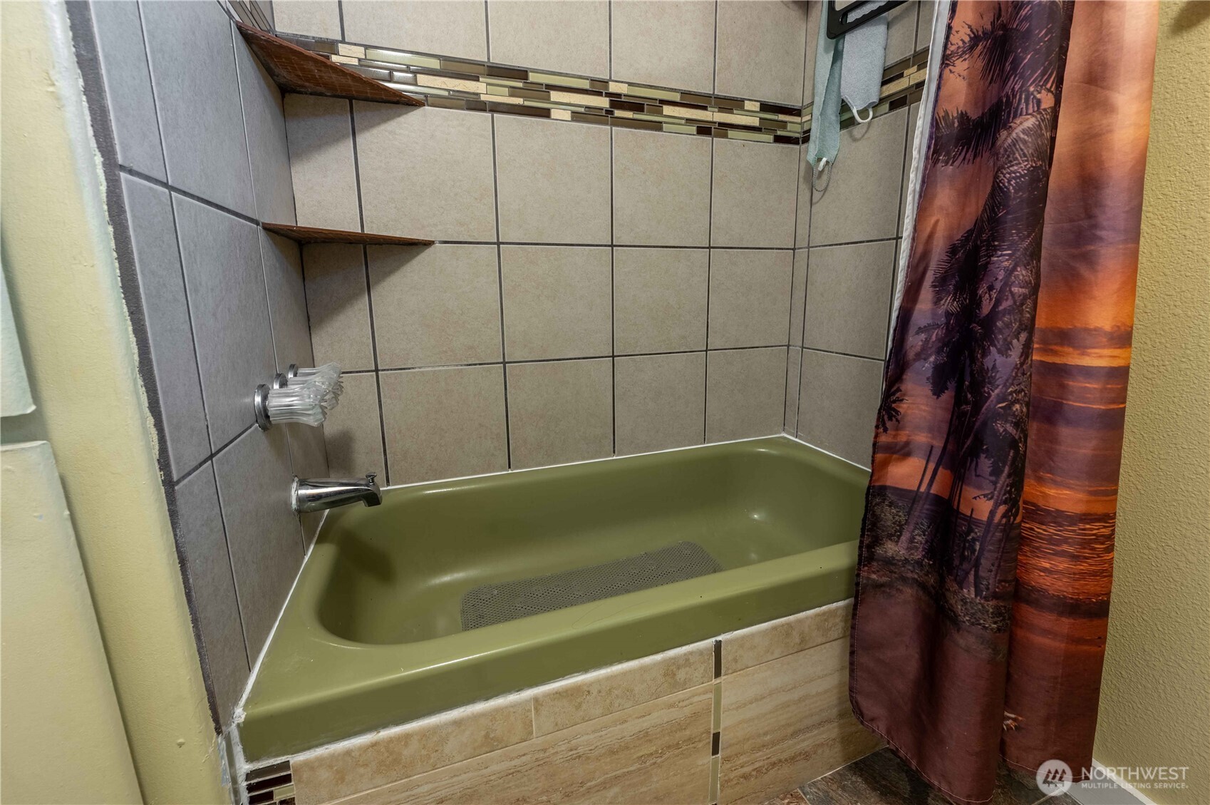 24415 64th Avenue S #2, Kent, WA 98032