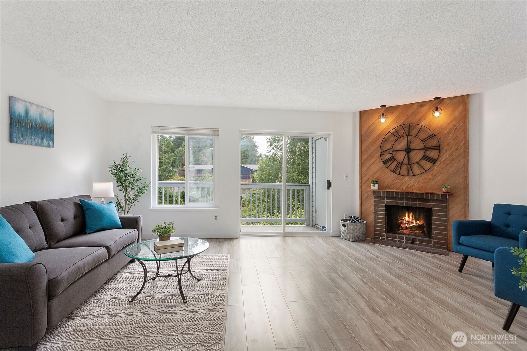 8823 Holly Drive #H206, Everett, WA 98208