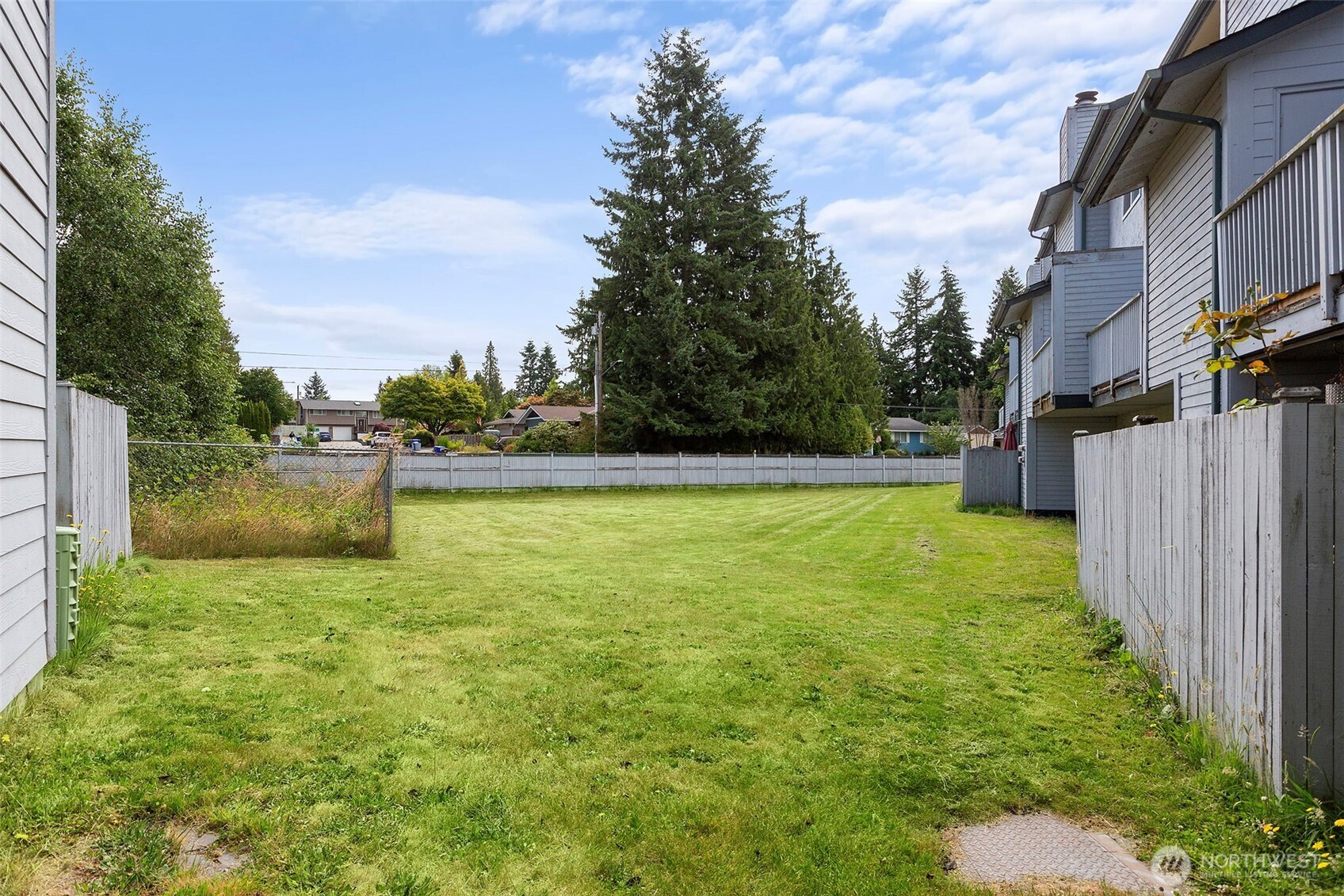 8823 Holly Drive #H206, Everett, WA 98208