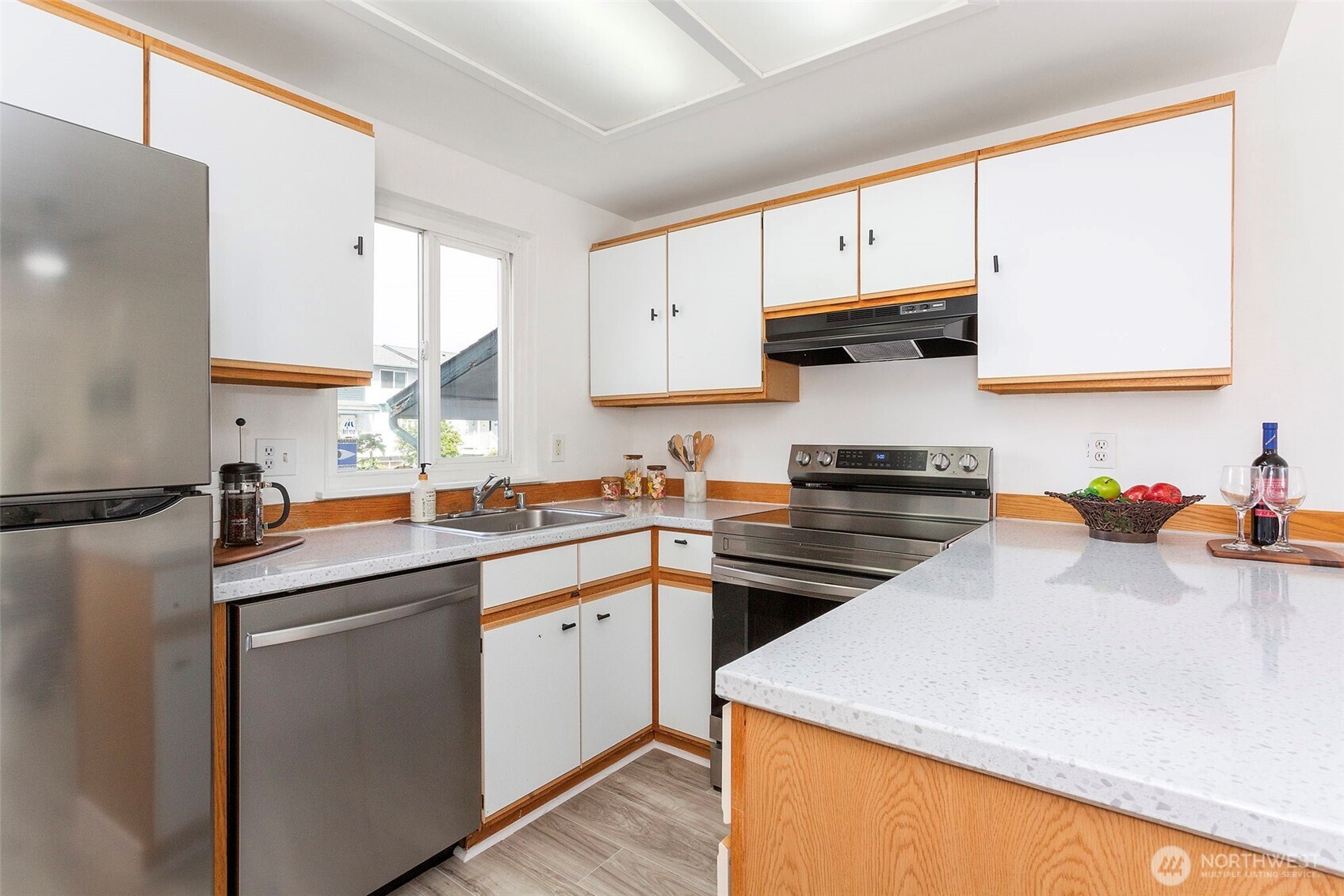 8823 Holly Drive #H206, Everett, WA 98208