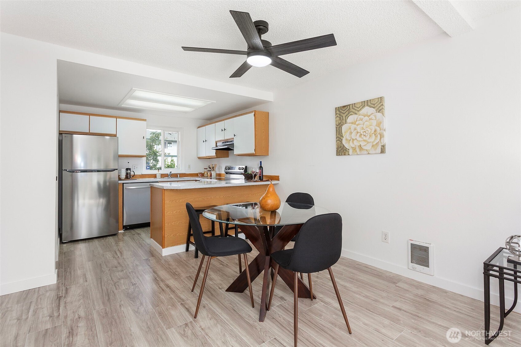 8823 Holly Drive #H206, Everett, WA 98208