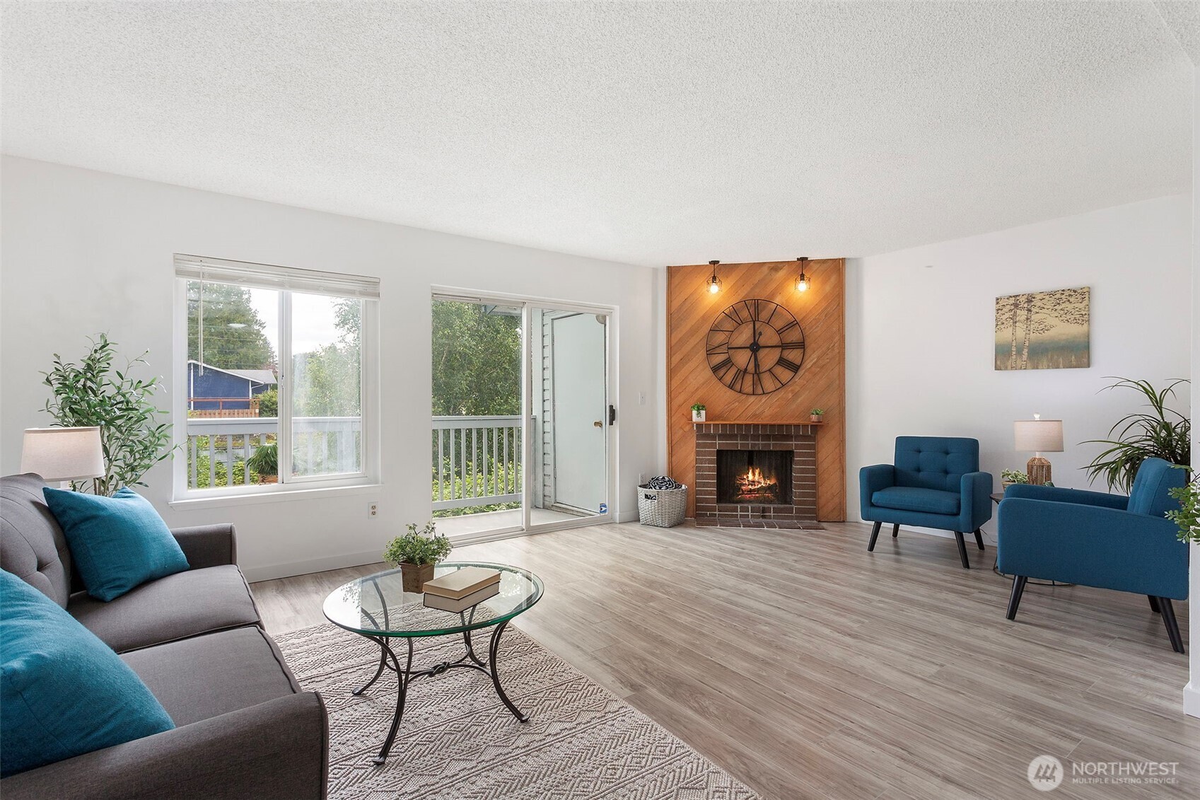 8823 Holly Drive #H206, Everett, WA 98208