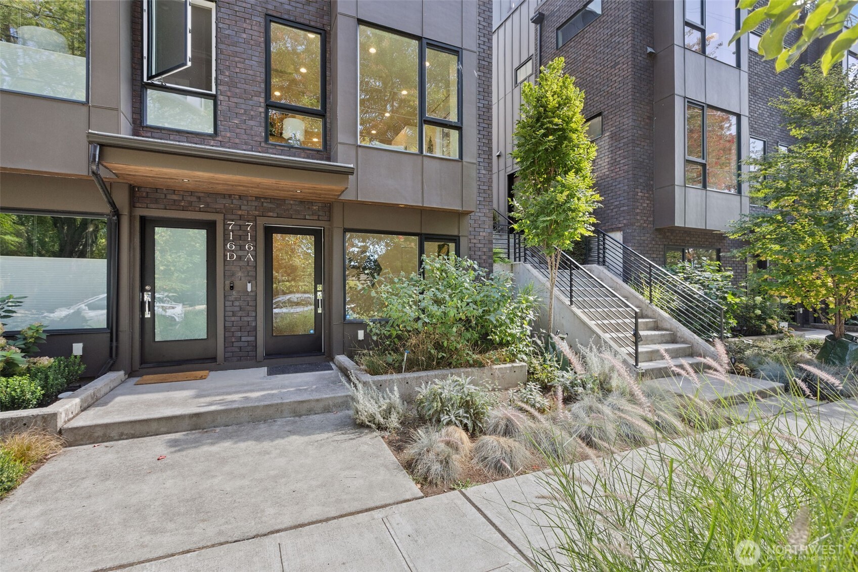 716 11th Avenue E #A, Seattle, WA 98102