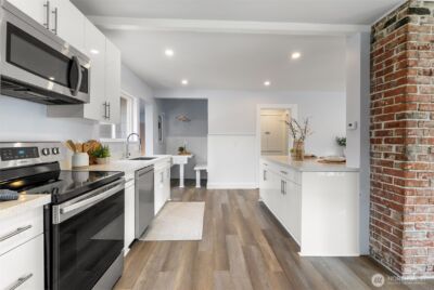 6058 6th Avenue NE, Seattle, WA 98115 - Photo 9