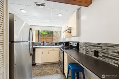 9533 Lake Shore Boulevard NE #A, Seattle, WA 98115 - Photo 12