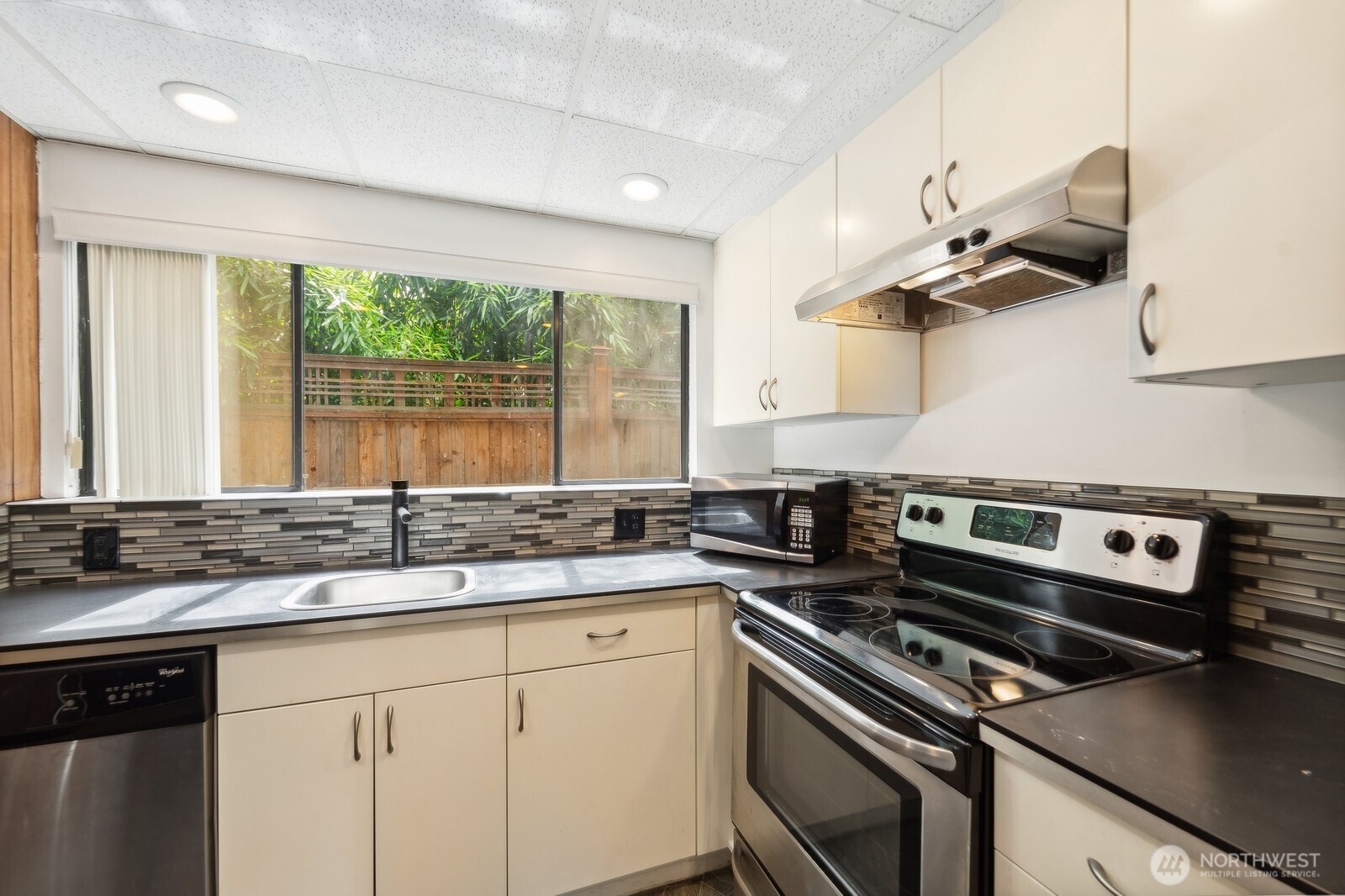 9533 Lake Shore Boulevard NE #A, Seattle, WA 98115