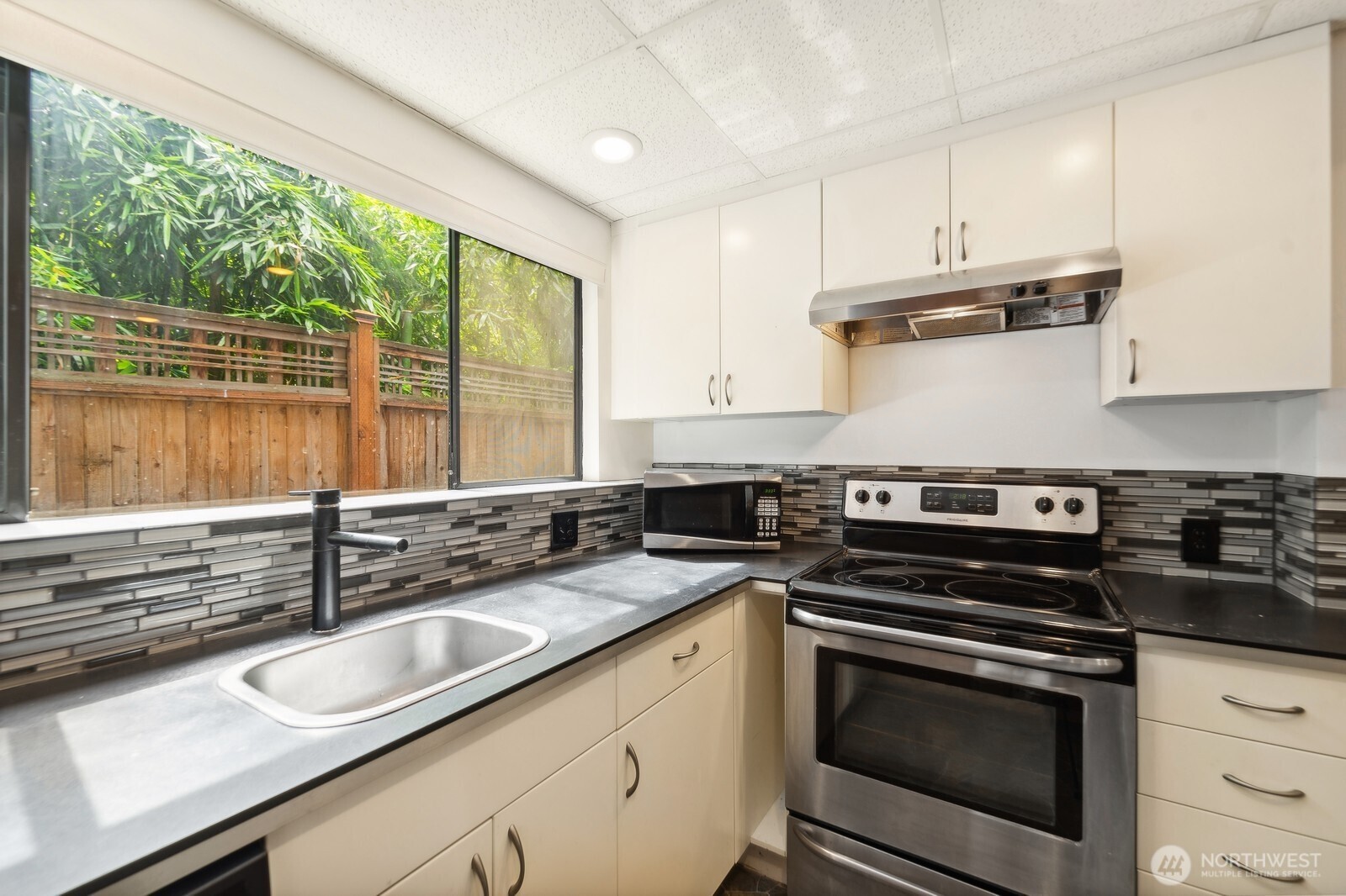 9533 Lake Shore Boulevard NE #A, Seattle, WA 98115