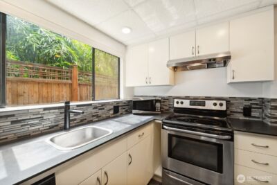 9533 Lake Shore Boulevard NE #A, Seattle, WA 98115 - Photo 14