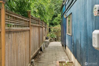 9533 Lake Shore Boulevard NE #A, Seattle, WA 98115 - Photo 15