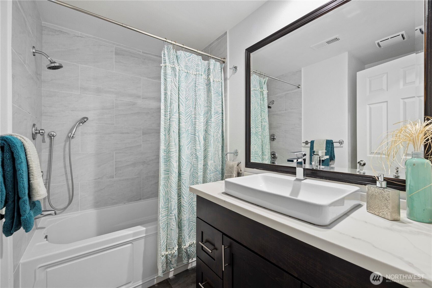 15705 NE 59th Way , Redmond, WA 98052