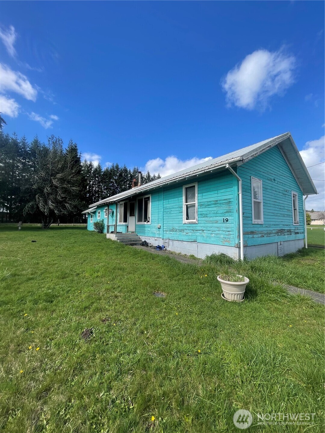 19 Fairley Street , Raymond, WA 98577