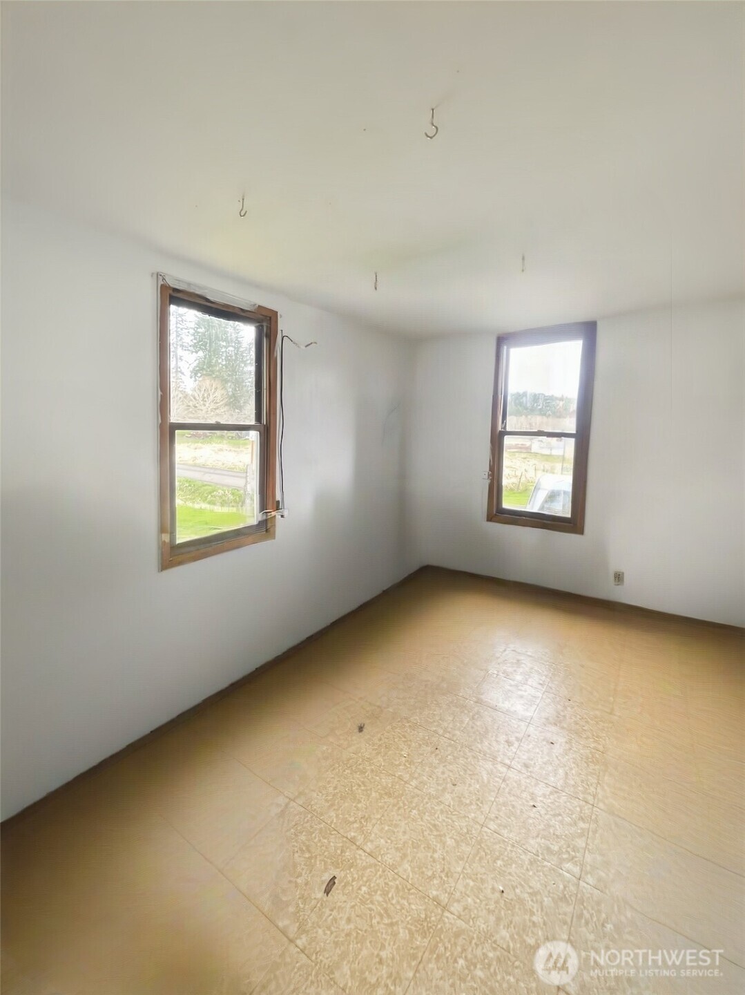 19 Fairley Street , Raymond, WA 98577