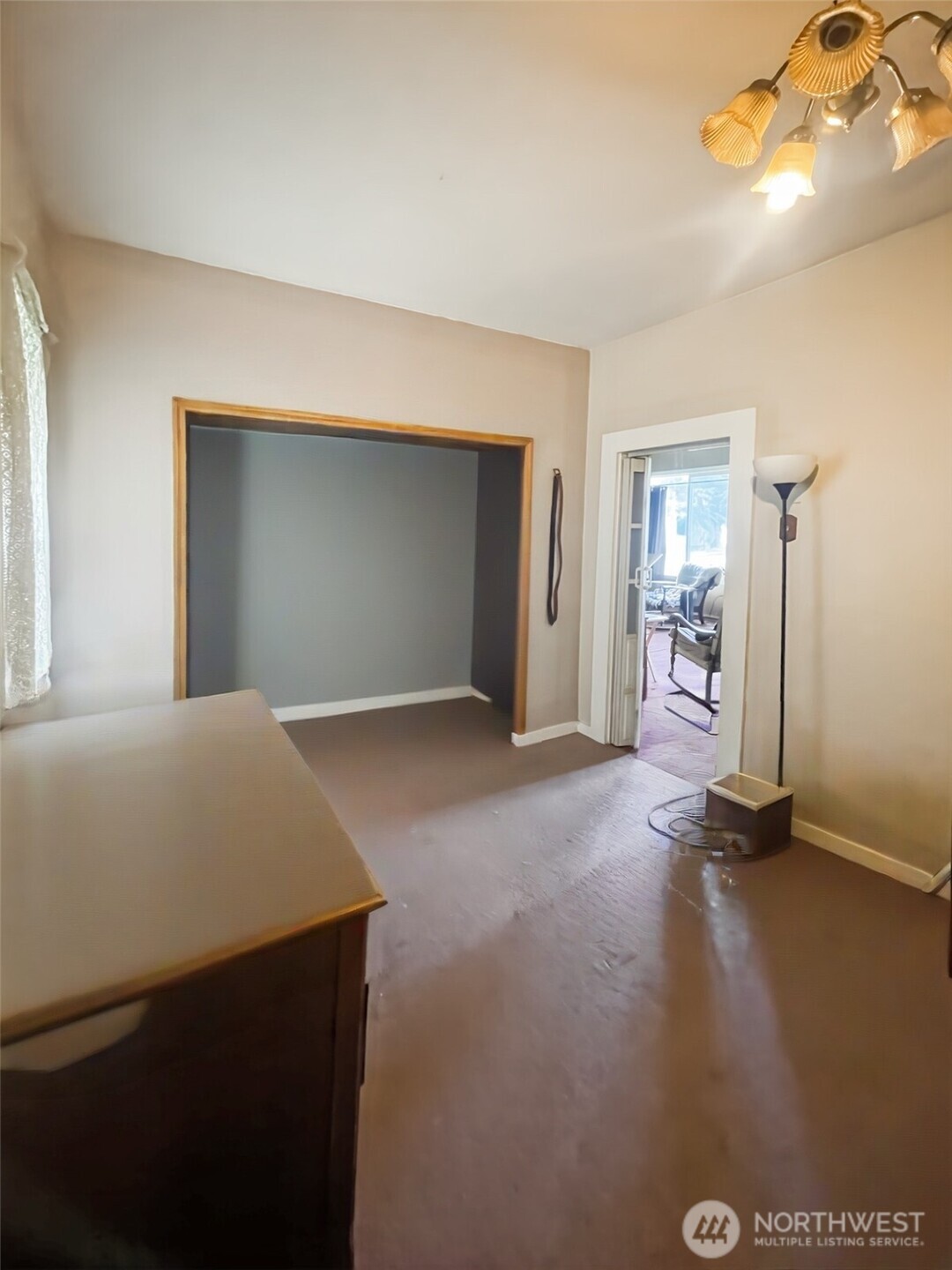 19 Fairley Street , Raymond, WA 98577